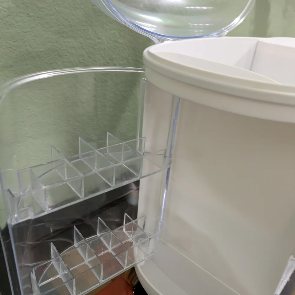 Elegant White and Gold Cosmetic Organizer
